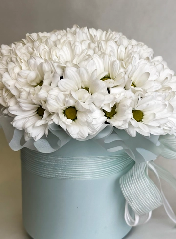 Композиция с ромашковых хризантем «Бархат» от интернет-магазина цветов в 