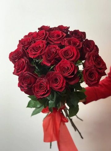 Моно-букет 19 роз Explorer от интернет-магазина цветов в 