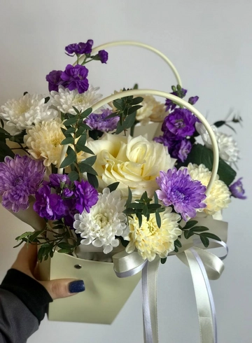 Композиция с маттиолой «Океан» от интернет-магазина цветов в 