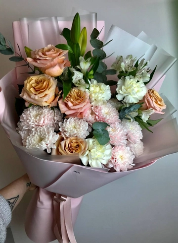 Букет с лилией «Персиковое мороженное» от интернет-магазина цветов в 