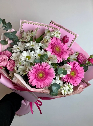 Букет с герберой «Волшебство» от интернет-магазина цветов в 