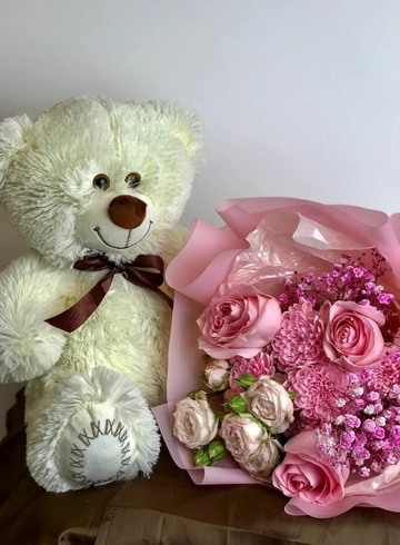 Сборный букет и мишка 50см №2 от интернет-магазина цветов в 