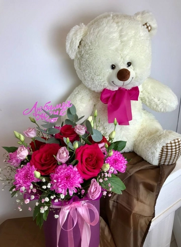 Сборная композиция в коробке и мишка 90см №3 от интернет-магазина цветов в 