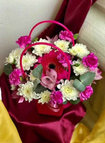 Композиция с герберой «Совершенство» от интернет-магазина цветов в 