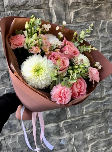 Букет с одноголовой хризантемой «Вуаль» от интернет-магазина цветов в 