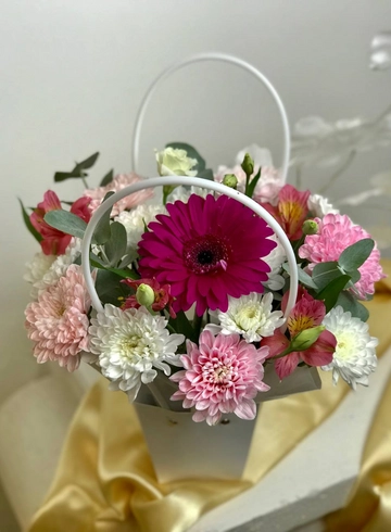 Композиция с герберой и альстромерией «Мираж» от интернет-магазина цветов в 