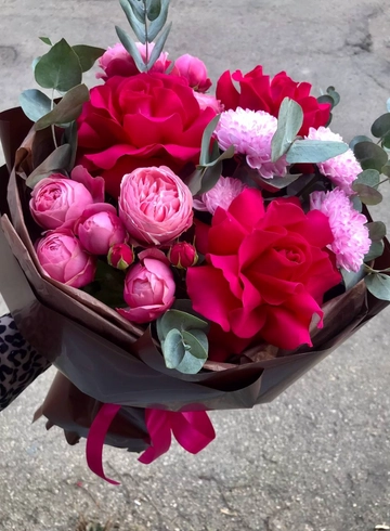 Букет с французской розой «Малина в шоколаде» от интернет-магазина цветов в 