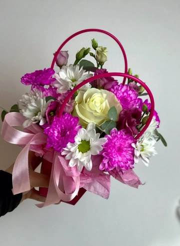 Композиция с розой и эустомой «Восхищение» от интернет-магазина цветов в 