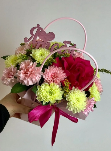 Композиция с розой «Я тебя люблю» от интернет-магазина цветов в 