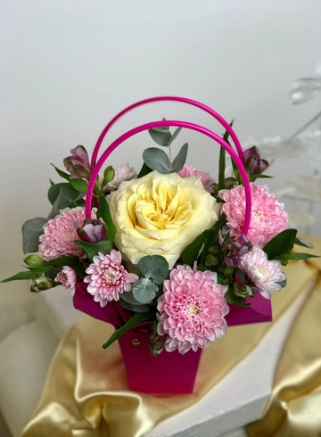 Композиция с розой и альстромерией «Солнышко» от интернет-магазина цветов в 