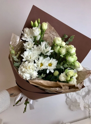 Букет с кустовой розой «Кофе с молоком» от интернет-магазина цветов в 