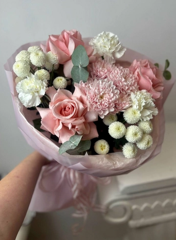 Букет с французской розой «Шепот любви» от интернет-магазина цветов в 