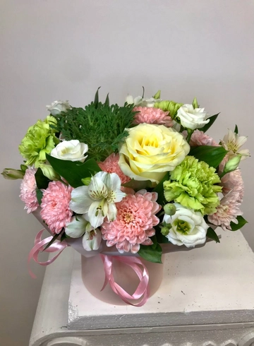 Композиция с розой «Полет бабочки» от интернет-магазина цветов в 