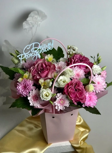 Композиция с пионовидными розами «Волшебство» от интернет-магазина цветов в 