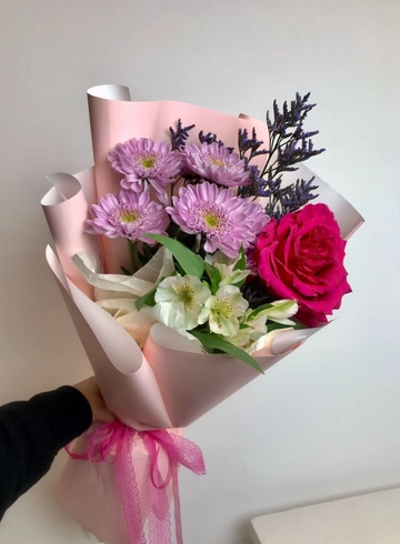 Букет с альстромерией «Тайфун» от интернет-магазина цветов в 