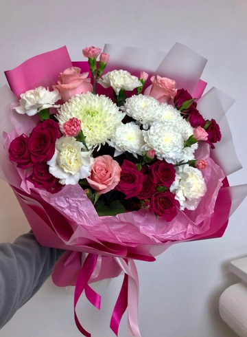 Букет с розами &laquo;Ягодный блюз&raquo; от интернет-магазина цветов в 