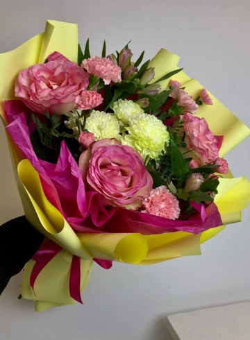 Букет с хризантемой &laquo;Сорбет&raquo; от интернет-магазина цветов в 