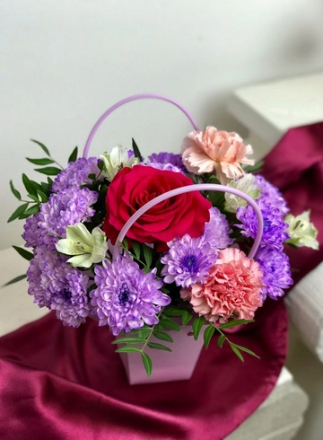 Композиция с альстромерией &laquo;Акварель&raquo; от интернет-магазина цветов в 