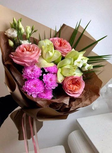 Букет с эустомой &laquo;Амари&raquo; от интернет-магазина цветов в 